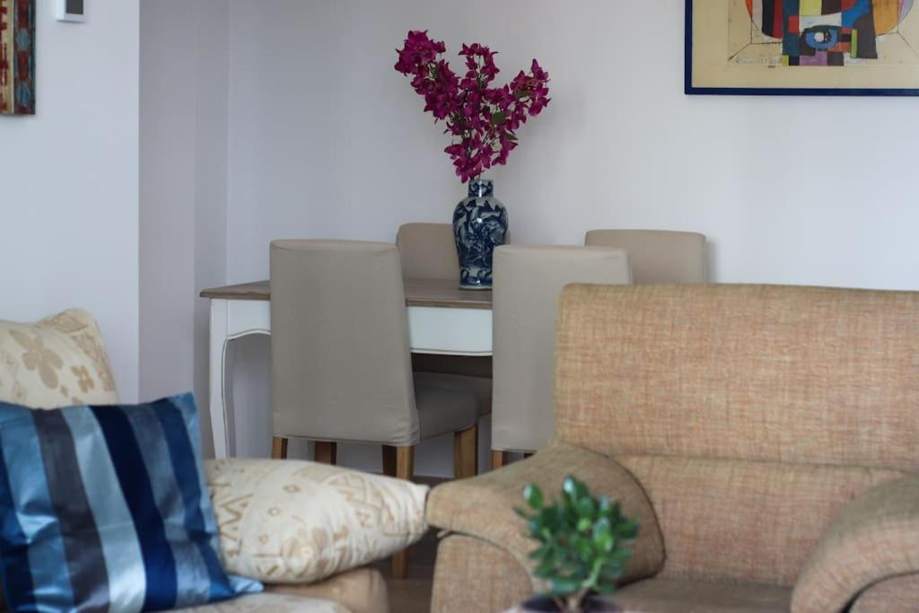 Appartement Oasis In With Parking 5min From The